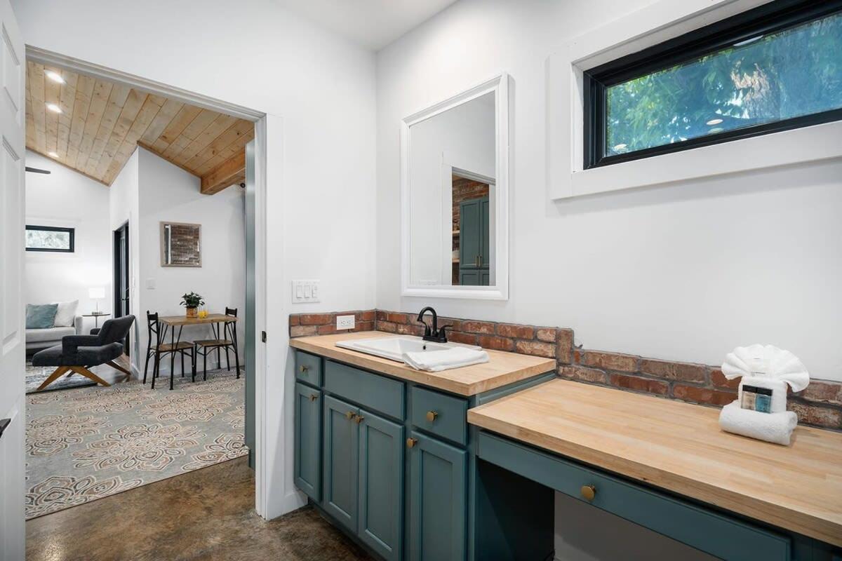 Petit Paradis Studio With Hot Tub Fredericksburg Buitenkant foto